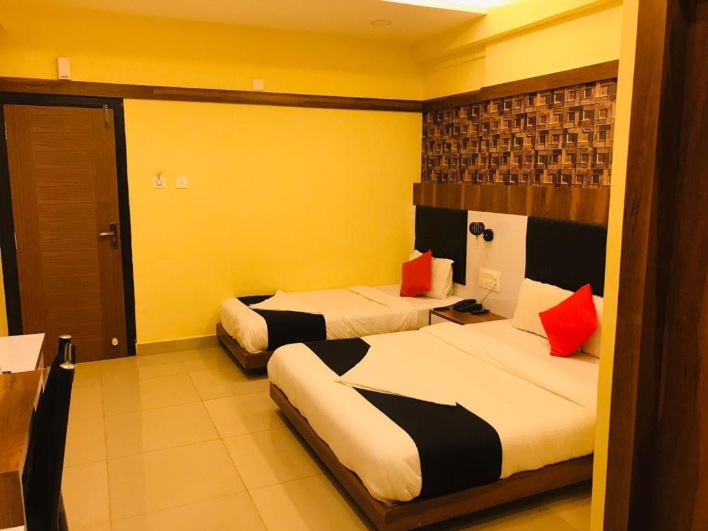 Hotel Keerthana Puttur Puttur  Eksteriør bilde